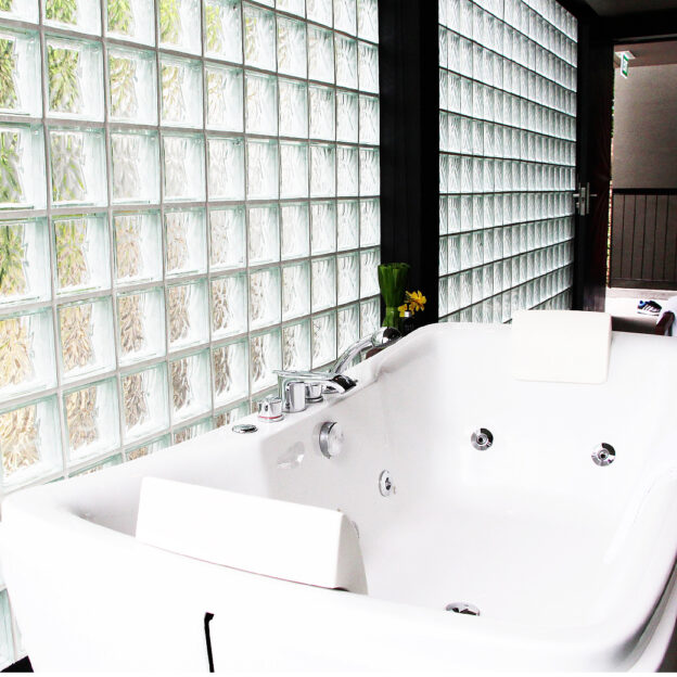 Minimalism in the hotel bathroom